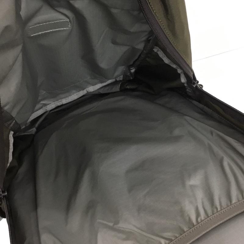 ザノースフェイス THE NORTH FACE リュックサック、デイパック リュックサック、デイバッグ NM71900 VOSTOK デイパック ロゴ、文字 カーキ / カーキ / khaki メンズ USED 古着 中古 10158729