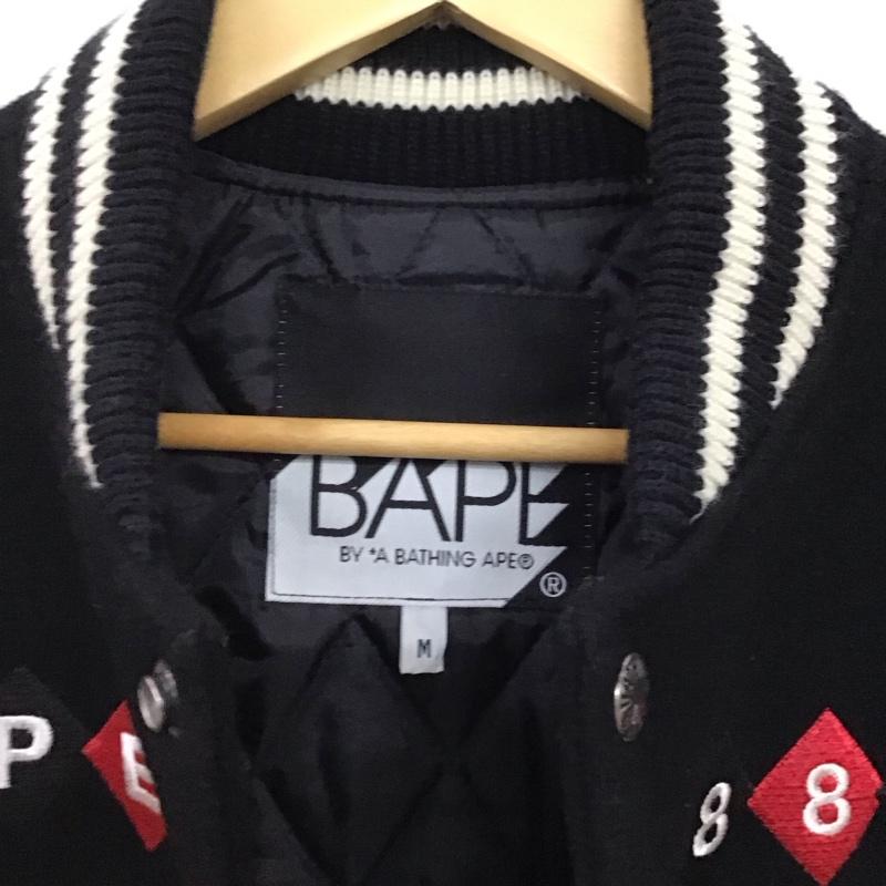 ベイプ BAPE ジャケット、上着 ジャンパー、ブルゾン スタジャン アウター 前ボタン M ロゴ、文字 黒 / ブラック / black メンズ USED 古着 中古 10158984