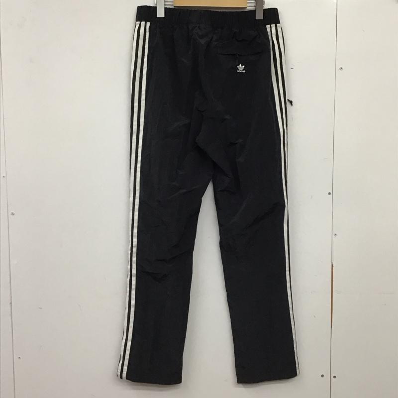 アディダス adidas パンツ ワークパンツ、ペインターパンツ ナイロンパンツ ワイドパンツ カジュアルパンツ XL ロゴ、文字 ダークグレー / ダークグレー / メンズ USED 古着 中古 10159103