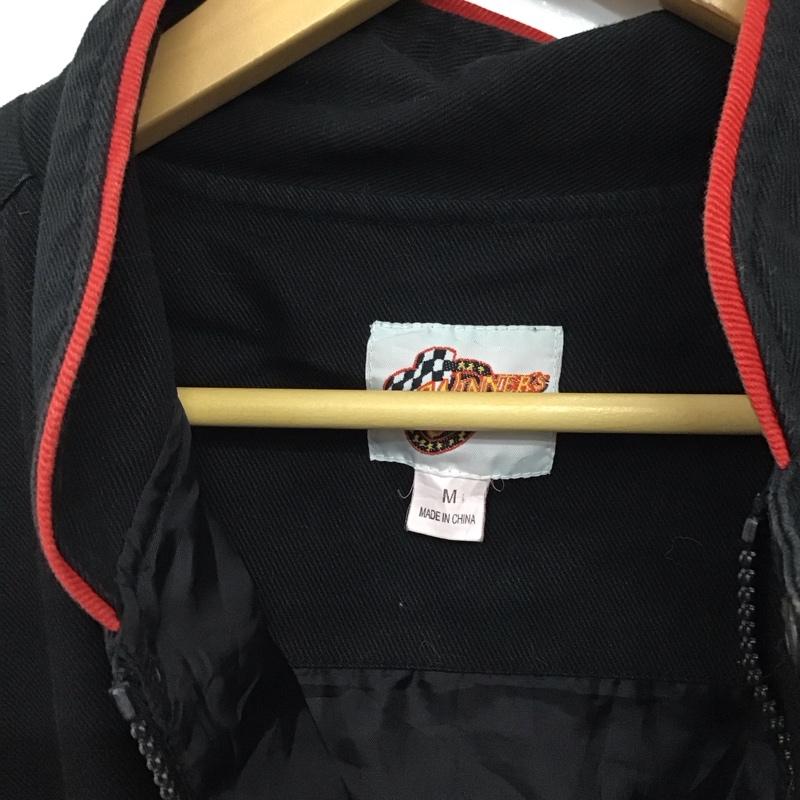 古着 USED ジャケット、上着 ジャンパー、ブルゾン ジップアップジャケット アウター 古着 M ロゴ、文字 黒 / ブラック / black X 赤 / レッド / red メンズ USED 古着 中古 10159187