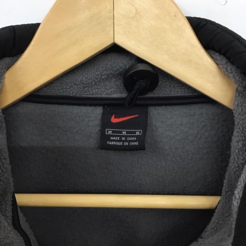 ナイキ NIKE ジャケット、上着 ジャンパー、ブルゾン フリースジャケット プルオーバー スタンドネック M ロゴ、文字 灰 / グレー / gray メンズ USED 古着 中古 10159245