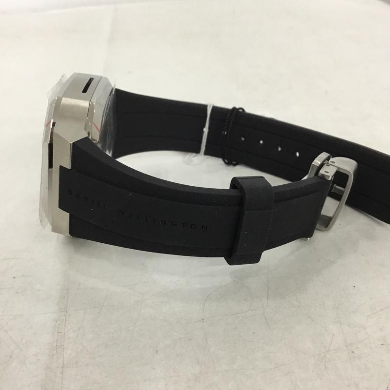 ダニエルウェリントン Daniel Wellington ファッション小物 ファッション小物 DW01200005 スマートウォッチケース Apple Watch 40mm ロゴ、文字 黒 / ブラック / black X 銀 / シルバー / silver color メンズ USED 古着 中古 10159344