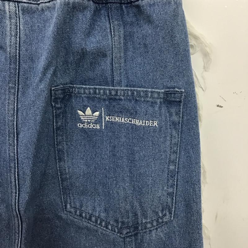 アディダス adidas パンツ デニム、ジーンズ II5704 KSENIASCHNAIDER デニム フレイドジーンズ M ロゴ、文字 水色 / ライトブルー / レディース USED 古着 中古 10159497
