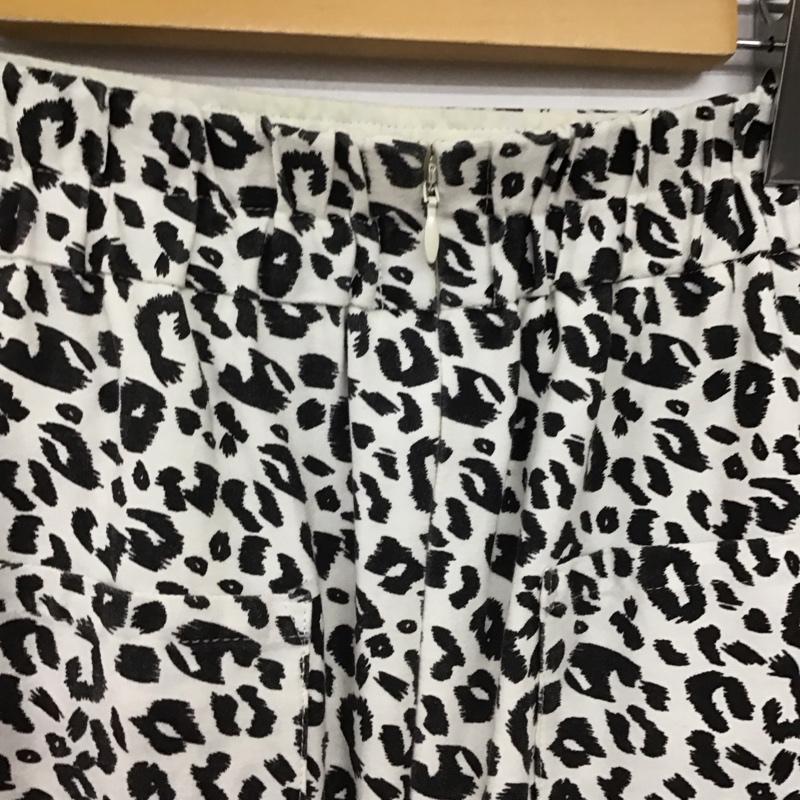 ジーナシス JEANASIS スカート ロングスカート JS050570MW バックスリット M アニマル柄 白 / ホワイト / white X 黒 / ブラック / black レディース USED 古着 中古 10159502