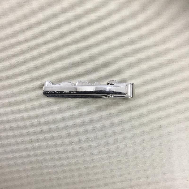 ルイヴィトン LOUIS VUITTON ファッション小物 手袋 ネクタイピン タイピン NIGO ロゴ、文字 銀 / シルバー / silver color X 赤 / レッド / red メンズ USED 古着 中古 10159566