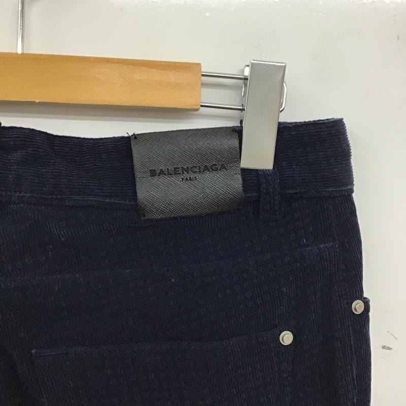 バレンシアガ BALENCIAGA パンツ デニム、ジーンズ コーデュロイパンツ スリムパンツ カジュアルパンツ 28インチ 無地 紺 / ネイビー / navy メンズ USED 古着 中古 10159580