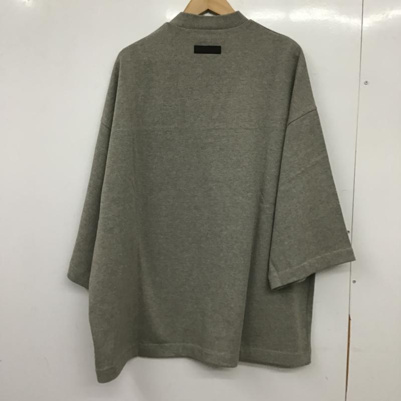 エッセンシャルズ ESSENTIALS カットソー 半袖 半袖カットソー Vネックカットソー S ロゴ、文字 灰 / グレー / gray メンズ USED 古着 中古 10159586
