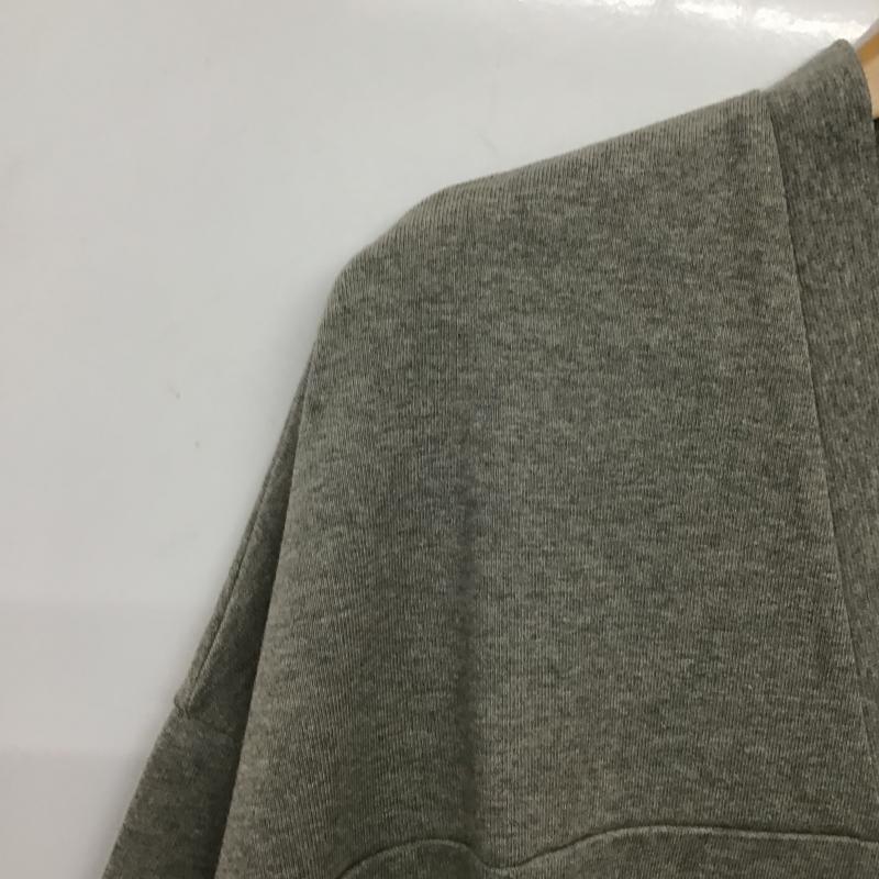 エッセンシャルズ ESSENTIALS カットソー 半袖 半袖カットソー Vネックカットソー S ロゴ、文字 灰 / グレー / gray メンズ USED 古着 中古 10159586