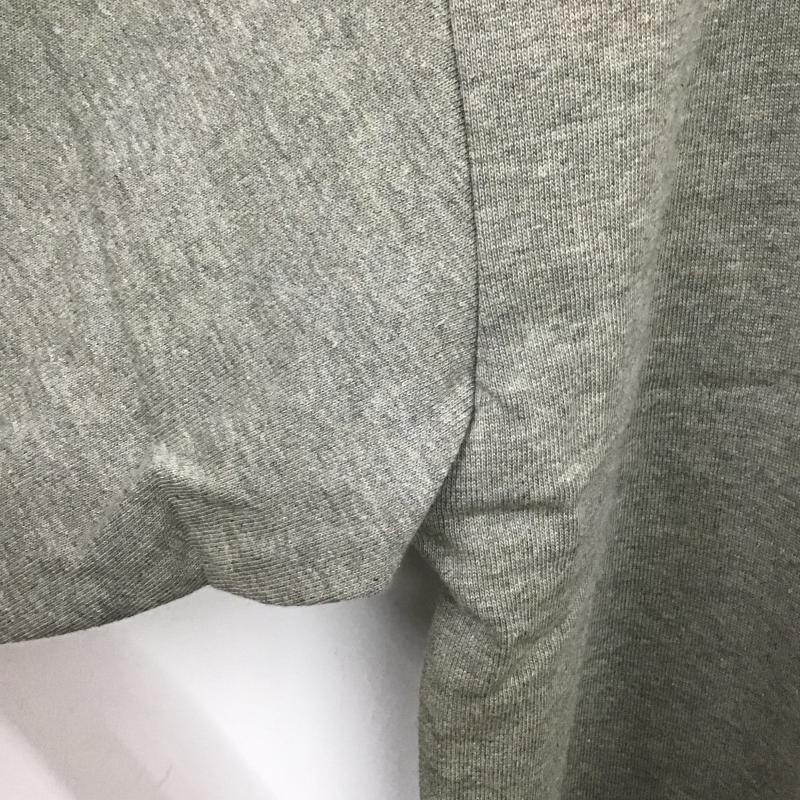 エッセンシャルズ ESSENTIALS カットソー 半袖 半袖カットソー Vネックカットソー S ロゴ、文字 灰 / グレー / gray メンズ USED 古着 中古 10159586