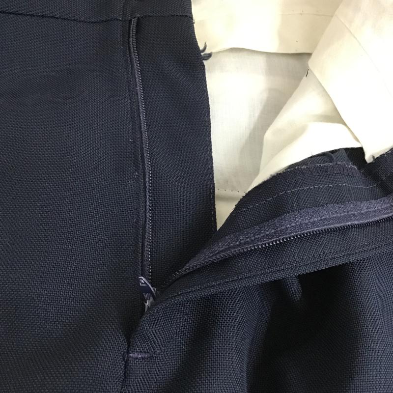 リーバイス Levi s パンツ スラックス スラックスパンツ ワイドパンツ センタータックパンツ 無地 紺 / ネイビー / navy メンズ USED 古着 中古 10159761