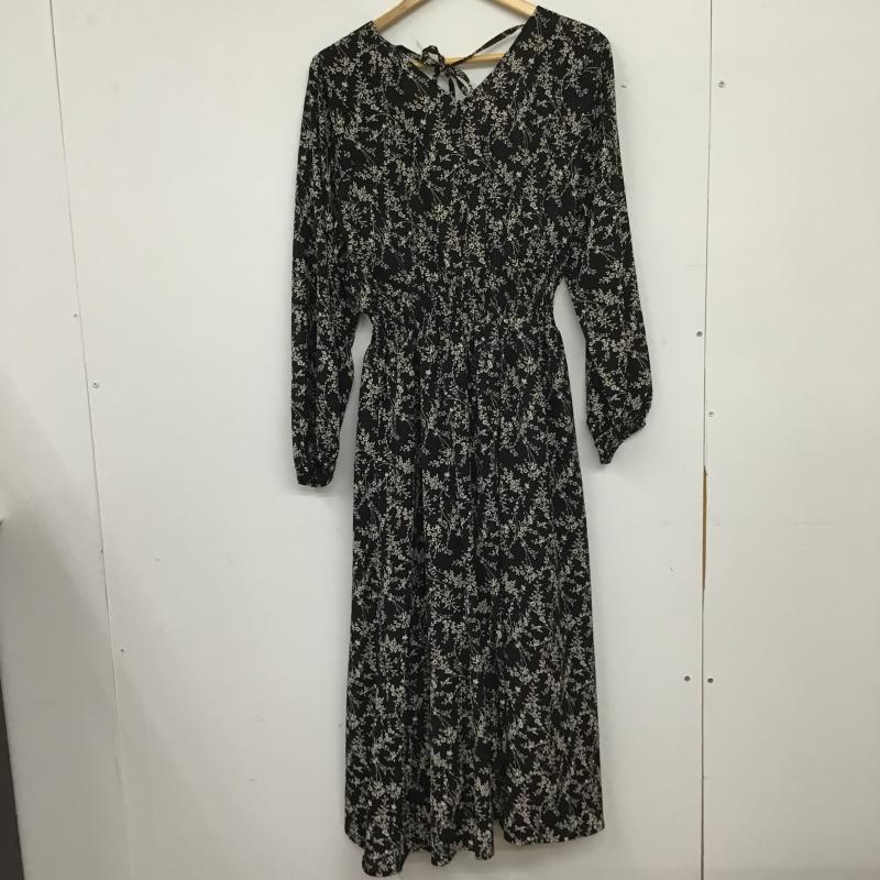 ダブルクローゼット w closet ワンピース ロングスカート 長袖ロングワンピース フレアスカート M プリント 黒 / ブラック / black X 白 / ホワイト / white レディース USED 古着 中古 10160044