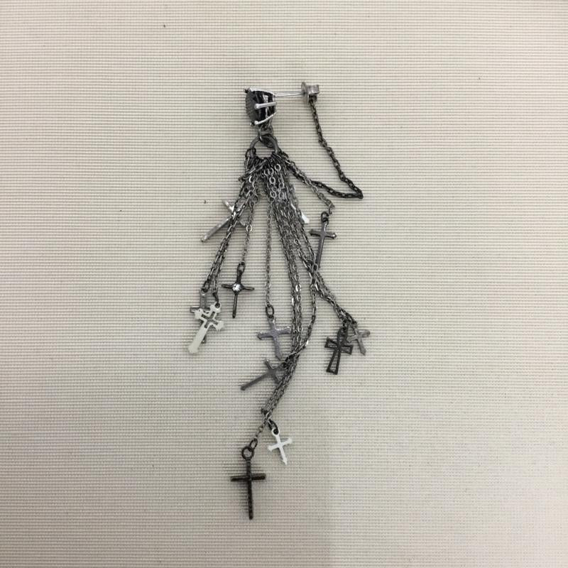 ガンダ gunda アクセサリー ピアス 十字架 クロス 片耳用 無地 黒 / ブラック / black X 銀 / シルバー / silver color メンズ USED 古着 中古 10160055