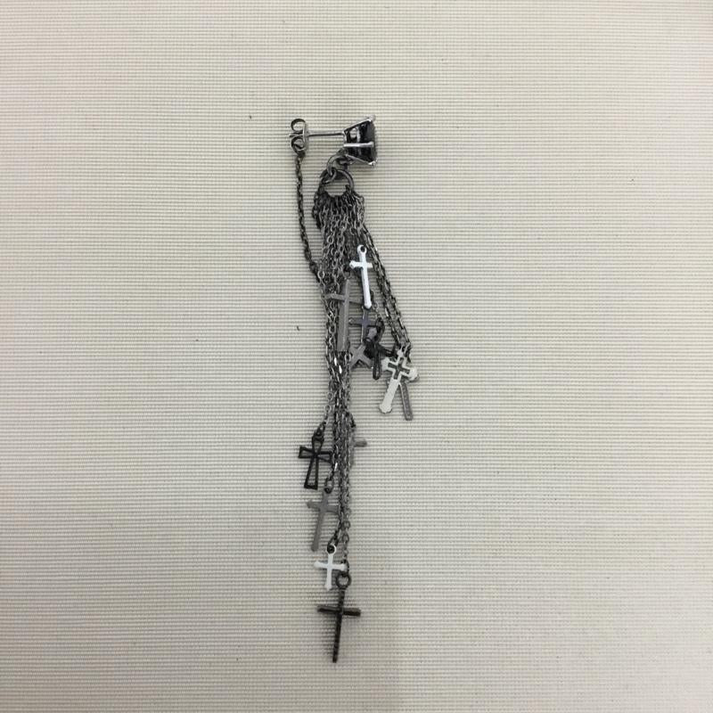 ガンダ gunda アクセサリー ピアス 十字架 クロス 片耳用 無地 黒 / ブラック / black X 銀 / シルバー / silver color メンズ USED 古着 中古 10160055