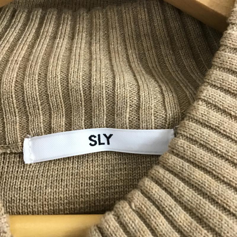 スライ SLY ニット、セーター 長袖 長袖ニットカットソー クルーネック セーター 無地 ベージュ / ベージュ / beige レディース USED 古着 中古 10160128