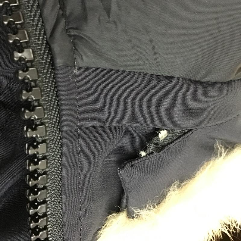 カナダグース CANADA GOOSE ジャケット、上着 ジャンパー、ブルゾン ジップアップジャケット ダウンジャケット アウター S ロゴ、文字 紺 / ネイビー / navy メンズ USED 古着 中古 10160151