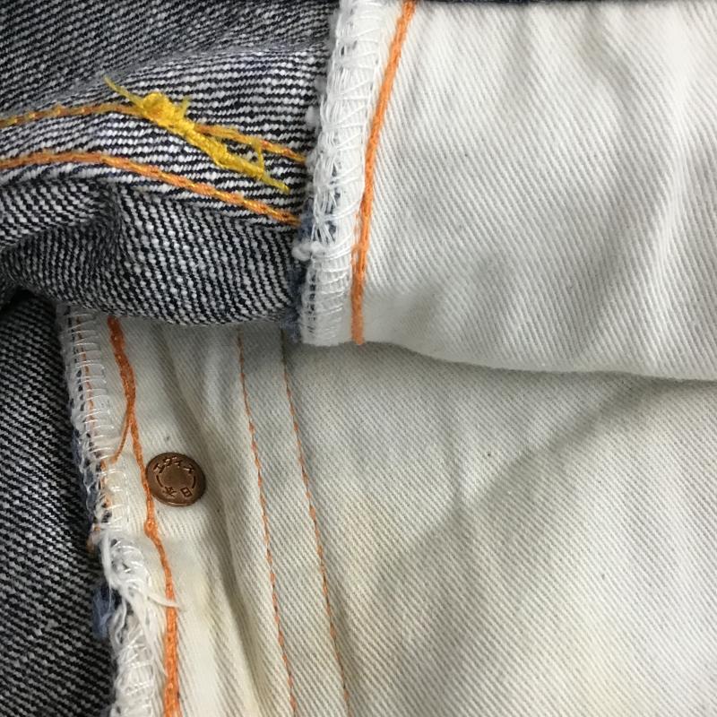 エヴィス EVISU パンツ デニム、ジーンズ デニムパンツ ワイドパンツ カジュアルパンツ 31インチ ロゴ、文字 インディゴ / インディゴ / Indigo メンズ USED 古着 中古 10160458