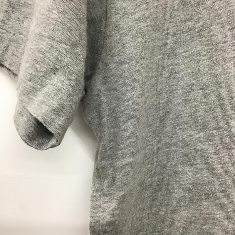プレイコムデギャルソン PLAY COMME des GARCONS Tシャツ 半袖 半袖カットソー プリントTシャツ クルーネックカットソー M ロゴ、文字 灰 / グレー / gray メンズ USED 古着 中古 10160541