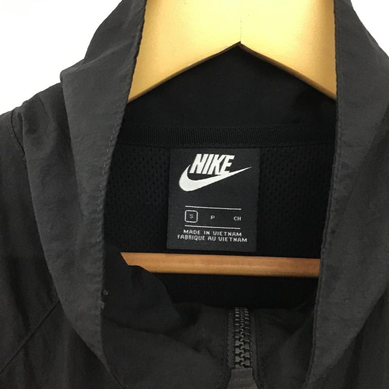 ナイキ NIKE ジャケット、上着 ジャンパー、ブルゾン ジップアップジャケット ナイロンジャケット S ロゴ、文字 黒 / ブラック / black X 白 / ホワイト / white メンズ USED 古着 中古 10160566
