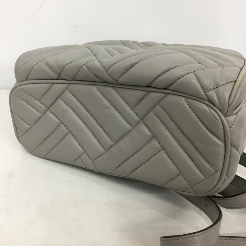 マイケルコース MICHAEL KORS リュックサック、デイパック リュックサック、デイバッグ 35S9SAYB2T キルティングレザー ロゴ、文字 灰 / グレー / gray レディース USED 古着 中古 10160585
