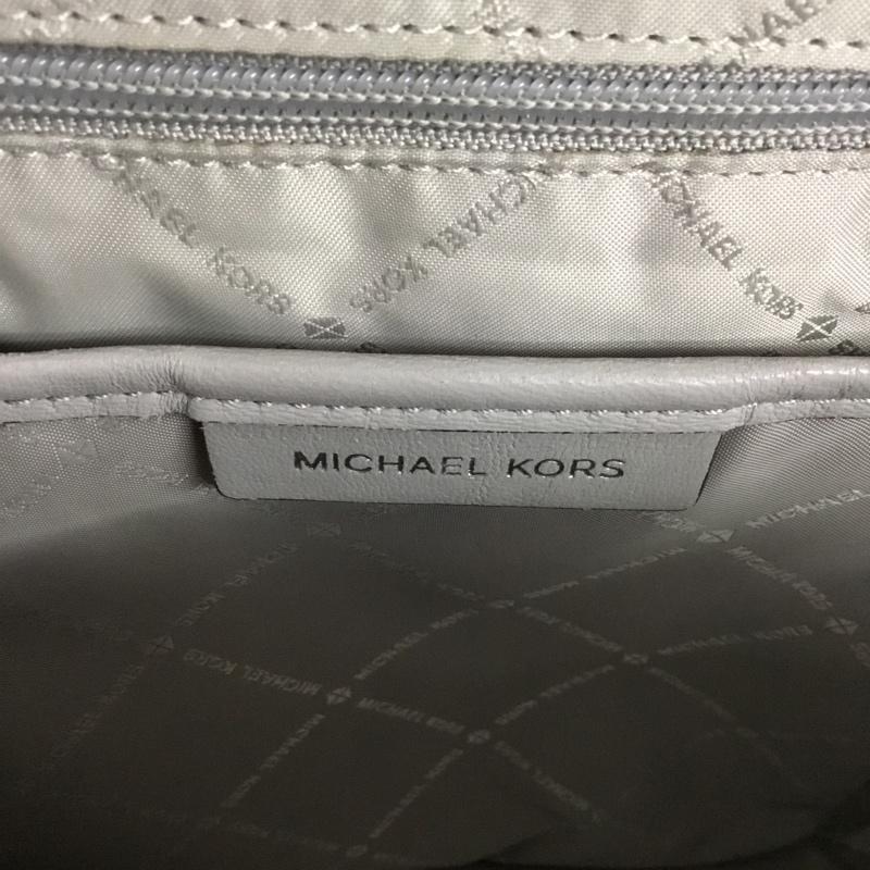 マイケルコース MICHAEL KORS リュックサック、デイパック リュックサック、デイバッグ 35S9SAYB2T キルティングレザー ロゴ、文字 灰 / グレー / gray レディース USED 古着 中古 10160585