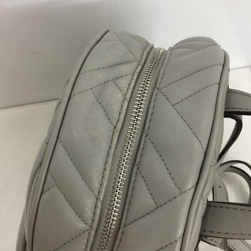 マイケルコース MICHAEL KORS リュックサック、デイパック リュックサック、デイバッグ 35S9SAYB2T キルティングレザー ロゴ、文字 灰 / グレー / gray レディース USED 古着 中古 10160585