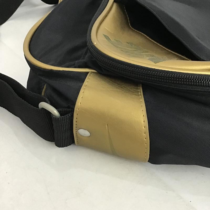 ナイキ NIKE ショルダーバッグ ショルダーバッグ スポーツバッグ ロゴ、文字 黒 / ブラック / black X 金 / ゴールド / gold color メンズ USED 古着 中古 10160659