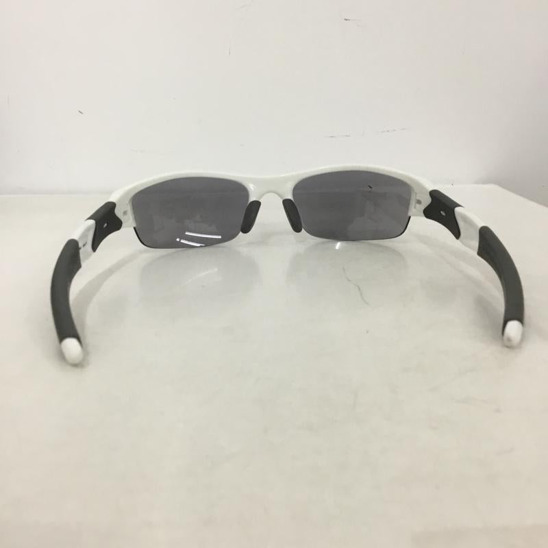 オークリー OAKLEY めがね・サングラス サングラス 03-882J FLAK JACKET ケース付き ロゴ、文字 白 / ホワイト / white X 灰 / グレー / gray メンズ USED 古着 中古 10161013