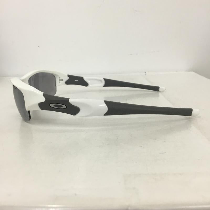オークリー OAKLEY めがね・サングラス サングラス 03-882J FLAK JACKET ケース付き ロゴ、文字 白 / ホワイト / white X 灰 / グレー / gray メンズ USED 古着 中古 10161013