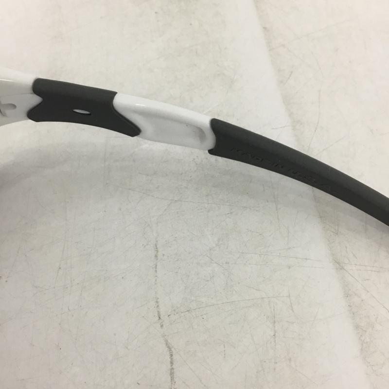 オークリー OAKLEY めがね・サングラス サングラス 03-882J FLAK JACKET ケース付き ロゴ、文字 白 / ホワイト / white X 灰 / グレー / gray メンズ USED 古着 中古 10161013