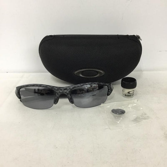 オークリー OAKLEY めがね・サングラス サングラス 03-690J FLAK JACKET ケース付き ロゴ、文字 黒 / ブラック / black X 灰 / グレー / gray メンズ USED 古着 中古 10161015