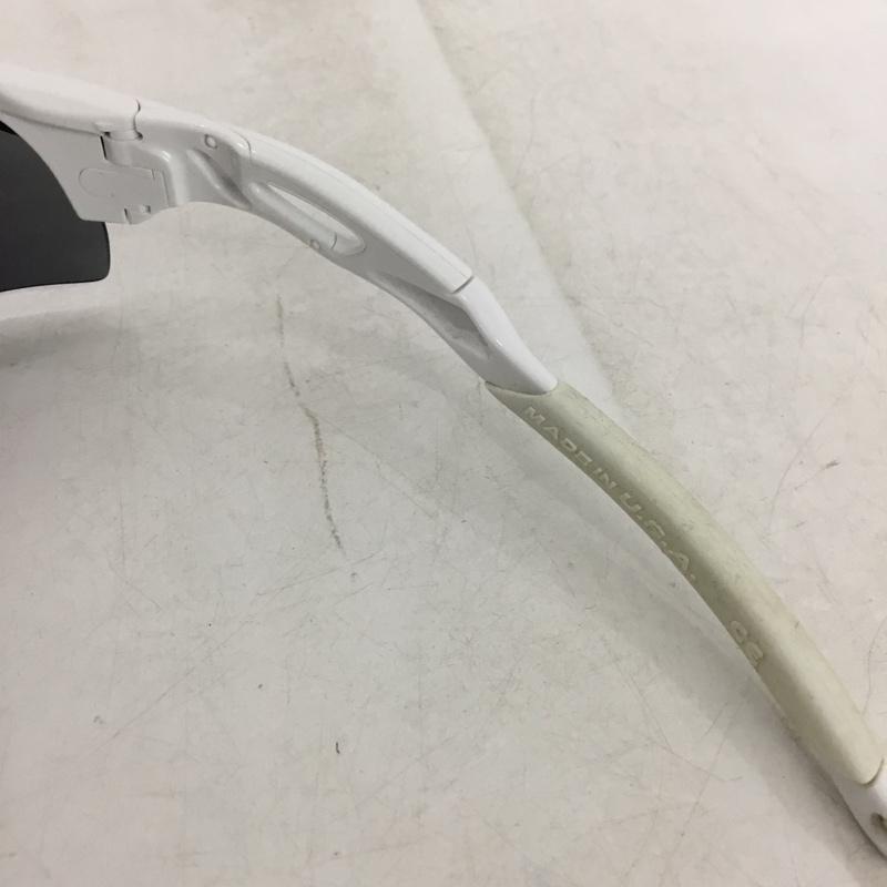 オークリー OAKLEY めがね・サングラス サングラス OO9206-25 RADARLOCK PATH ケース付き ロゴ、文字 白 / ホワイト / white メンズ USED 古着 中古 10161017