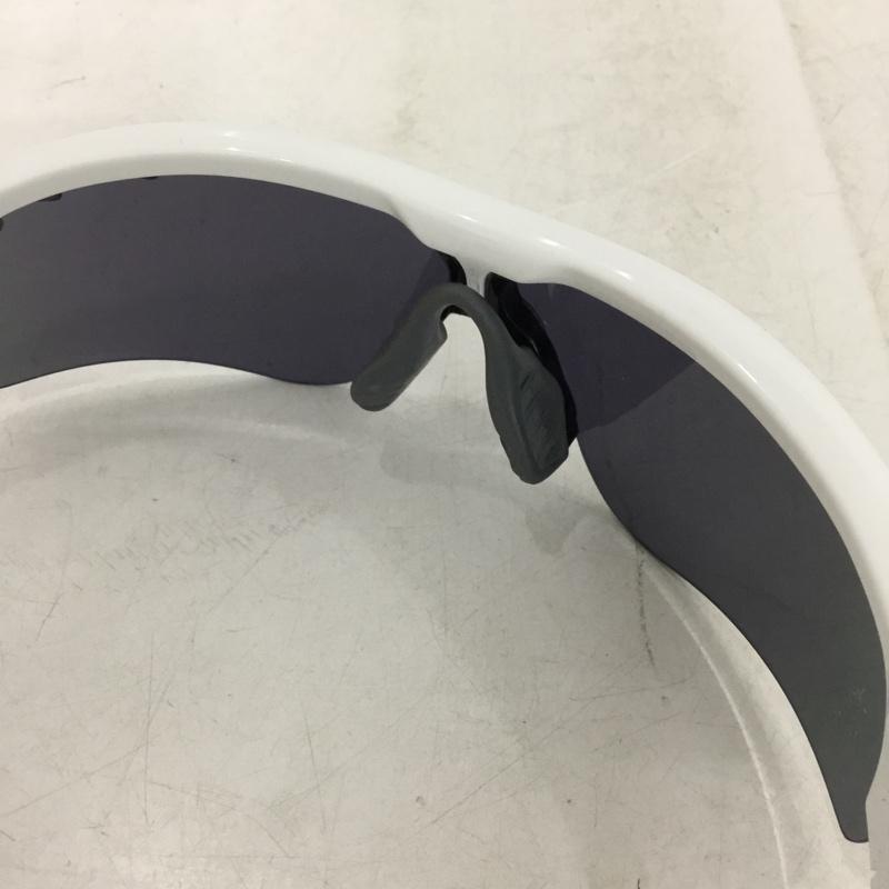 オークリー OAKLEY めがね・サングラス サングラス OO9206-25 RADARLOCK PATH ケース付き ロゴ、文字 白 / ホワイト / white メンズ USED 古着 中古 10161017