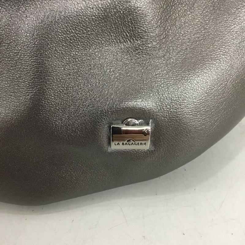 ラ バガジェリー LA BAGAGERIE ハンドバッグ ハンドバッグ ギャザーハンドル ロゴ、文字 銀 / シルバー / silver color レディース USED 古着 中古 10161056