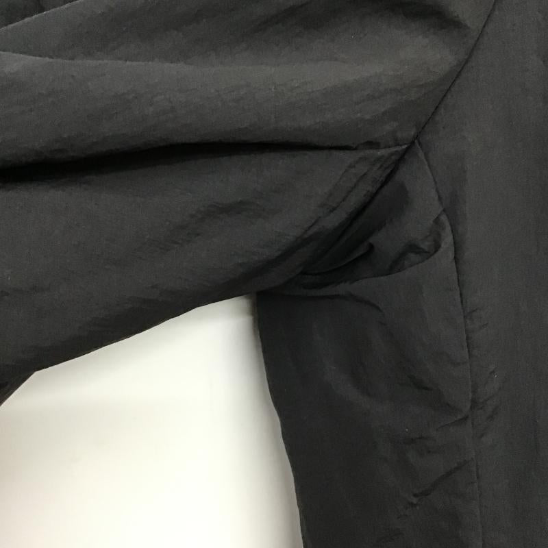 アディダス adidas パンツ ワークパンツ、ペインターパンツ ナイロンパンツ ワイドパンツ カジュアルパンツ ジャージ S ロゴ、文字 黒 / ブラック / black メンズ USED 古着 中古 10161074