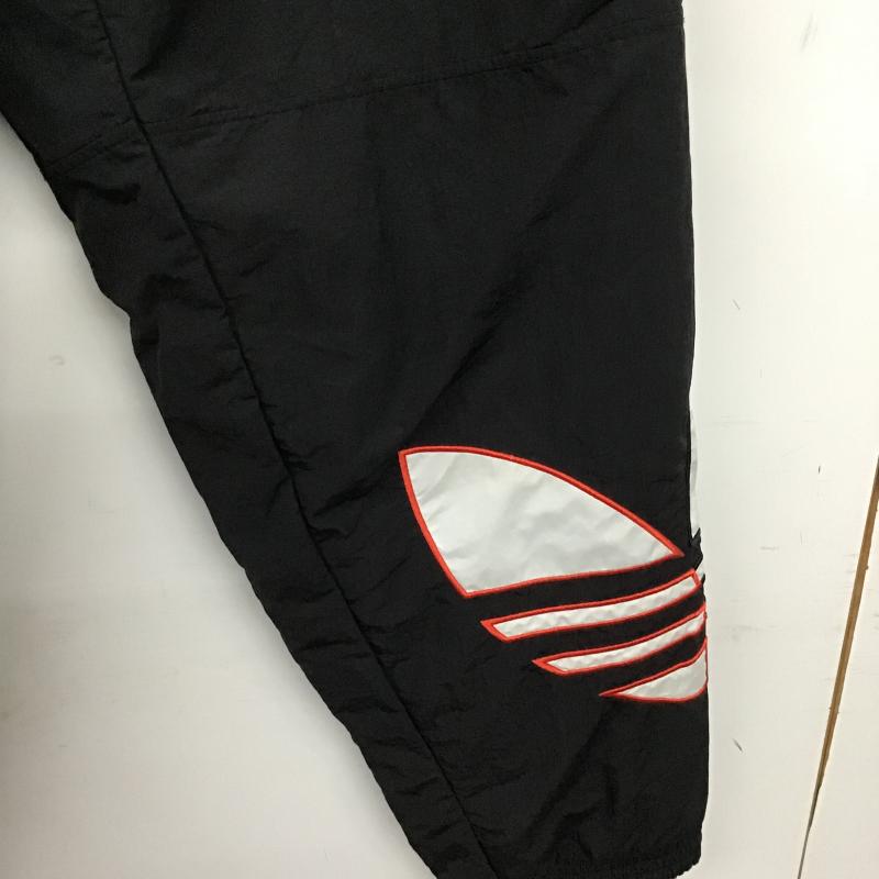 アディダス adidas パンツ ワークパンツ、ペインターパンツ ナイロンパンツ ワイドパンツ カジュアルパンツ ジャージ S ロゴ、文字 黒 / ブラック / black メンズ USED 古着 中古 10161074
