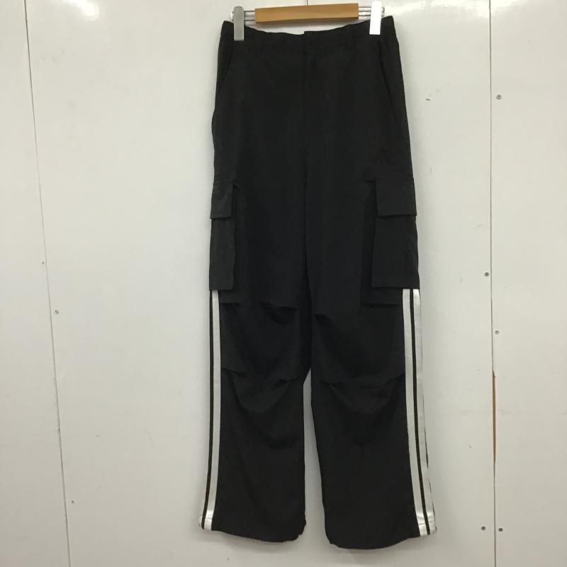 アディダス adidas パンツ ワークパンツ、ペインターパンツ ワイドパンツ カジュアルパンツ ワークパンツ ジャージ S ロゴ、文字 黒 / ブラック / black メンズ USED 古着 中古 10161098