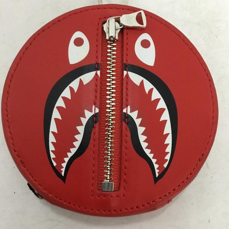 アベイシングエイプ A BATHING APE 財布 コンパクト財布 SHARK LEATHER COIN CASE  赤 / レッド / red メンズ USED 古着 中古 10161402