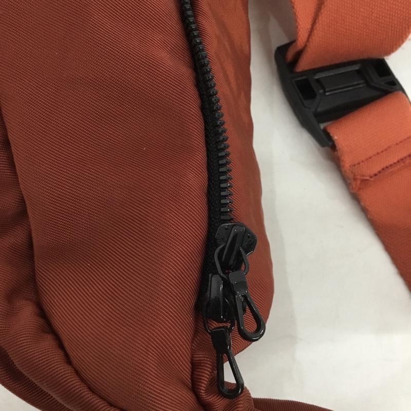 ユリウス JULIUS ウエストバッグ ウエストバッグ ボディバッグ MMXIX II DAWN ロゴ、文字 橙 / オレンジ / orange メンズ USED 古着 中古 10161422