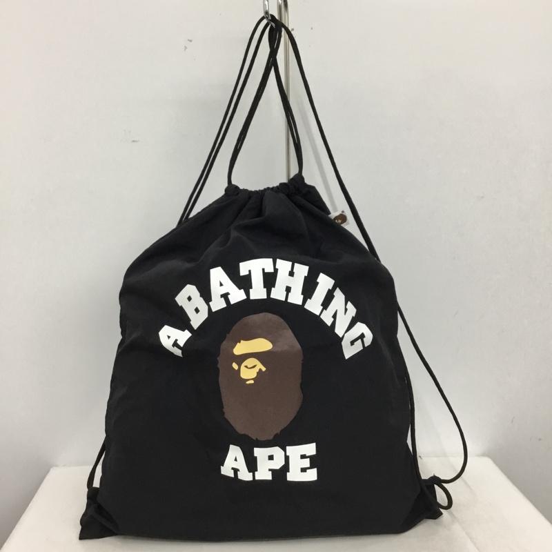 アベイシングエイプ A BATHING APE リュックサック、デイパック リュックサック、デイバッグ ナップサック GO APE POINTER COLLEGE プリント 黒 / ブラック / black メンズ USED 古着 中古 10161423