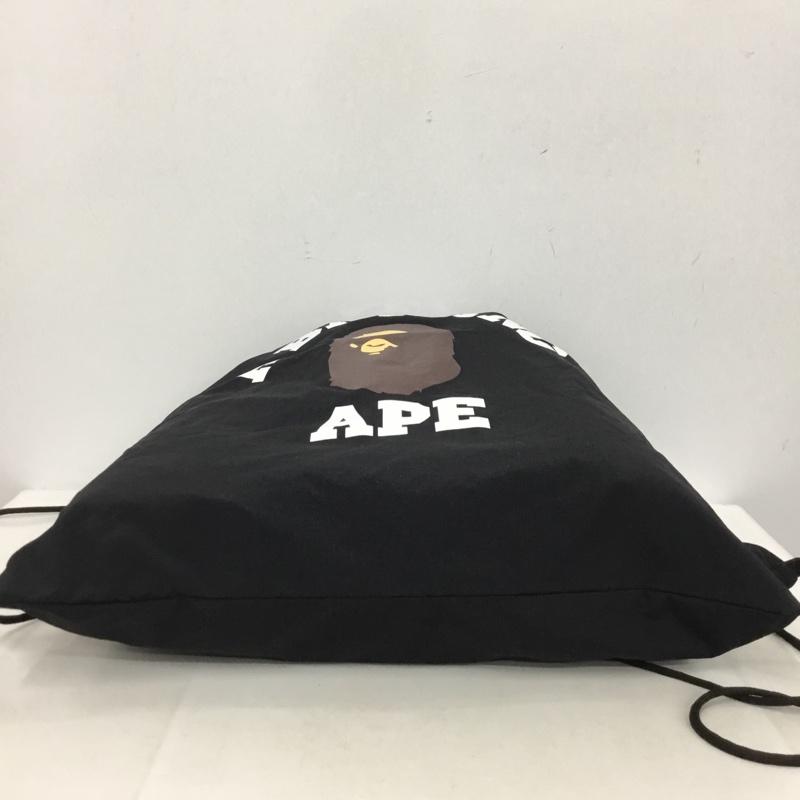 アベイシングエイプ A BATHING APE リュックサック、デイパック リュックサック、デイバッグ ナップサック GO APE POINTER COLLEGE プリント 黒 / ブラック / black メンズ USED 古着 中古 10161423