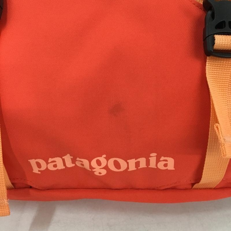 パタゴニア patagonia ボディバッグ ボディバッグ Atom 8L ワンショルダーバッグ スリングバッグ ロゴ、文字 赤 / レッド / red X 橙 / オレンジ / orange メンズ USED 古着 中古 10161434