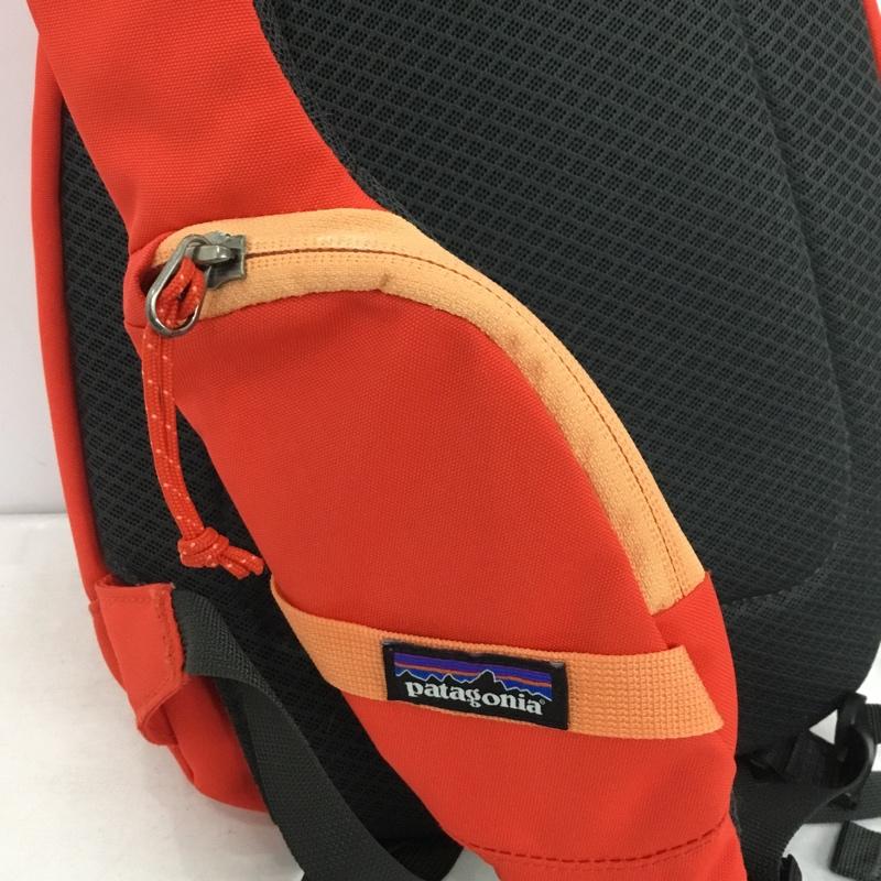 パタゴニア patagonia ボディバッグ ボディバッグ Atom 8L ワンショルダーバッグ スリングバッグ ロゴ、文字 赤 / レッド / red X 橙 / オレンジ / orange メンズ USED 古着 中古 10161434