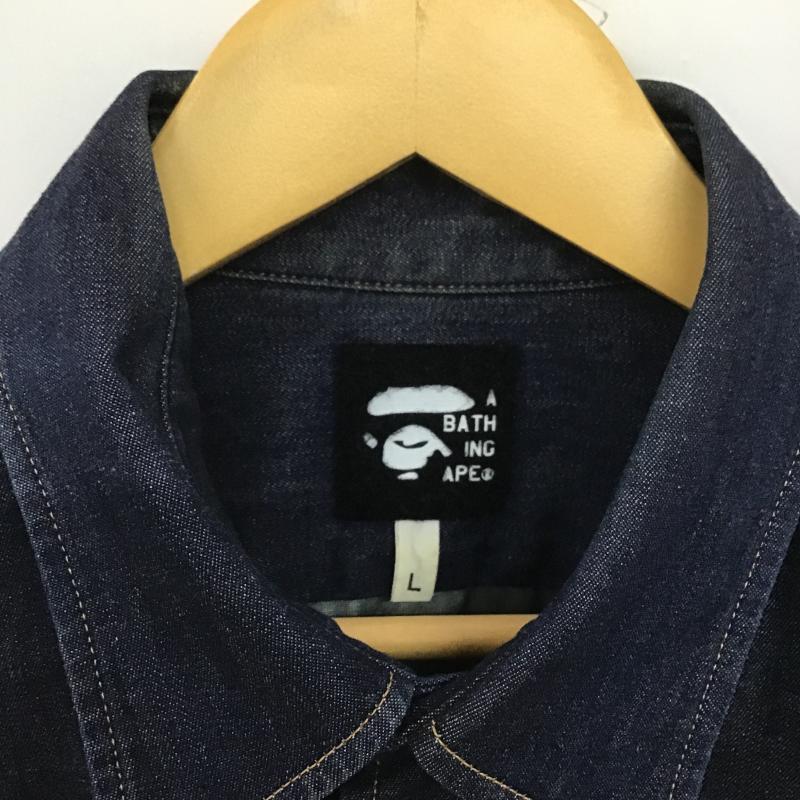 アベイシングエイプ A BATHING APE シャツ、ブラウス 半袖 半袖シャツ デニムシャツ カジュアルシャツ L ロゴ、文字 インディゴ / インディゴ / Indigo メンズ USED 古着 中古 10161525