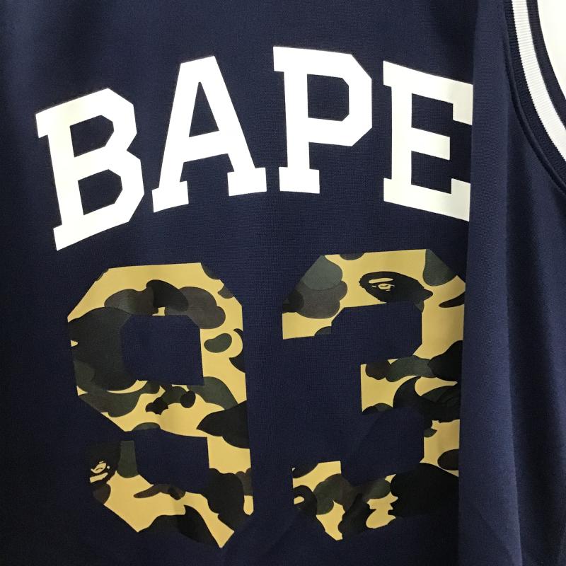 アベイシングエイプ A BATHING APE タンクトップ タンクトップ タンクトップ ノースリーブカットソー クルーネック L ロゴ、文字 紺 / ネイビー / navy メンズ USED 古着 中古 10161538