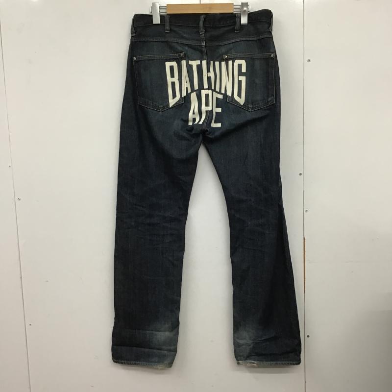 アベイシングエイプ A BATHING APE パンツ デニム、ジーンズ デニムパンツ スリムパンツ カジュアルパンツ M ロゴ、文字 インディゴ / インディゴ / Indigo メンズ USED 古着 中古 10161598