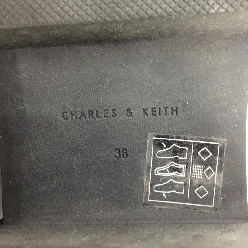 チャールズアンドキース charles&keith ローファー ローファー 70900399 ペルリーネ チャンキーチェーンローファー 38 無地 マルチカラー / マルチカラー / multicolor レディース USED 古着 中古 10161933