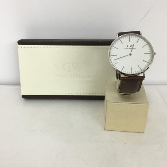 ダニエルウェリントン Daniel Wellington 腕時計 アナログ（クォーツ式） 0209DW レザーベルト 箱有 ロゴ、文字 茶 / ブラウン /  メンズ USED 古着 中古 10134917