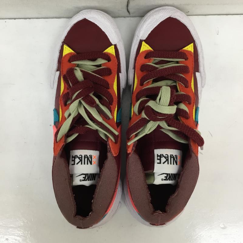 ナイキ NIKE スニーカー スニーカー DM7901-600 KAWS sacai Nike Blazer Low 23.0cm ロゴ、文字 ボルドー / ボルドー /  レディース USED 古着 中古 10133951