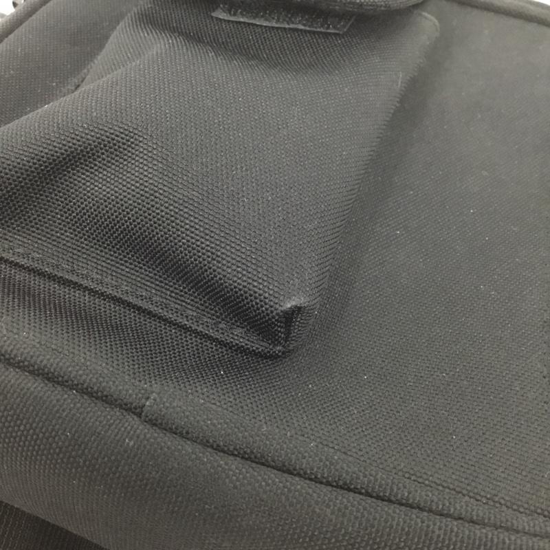 カーハート Carhartt ショルダーバッグ ショルダーバッグ 1006285 エッセンシャル バッグ スモール ロゴ、文字 黒 / ブラック /  メンズ USED 古着 中古 10150510
