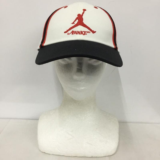 アウェーク AWAKE 帽子 キャップ JORDAN BRAND FZ0625-133 NY U J Club Cap ロゴ、文字 白 / ホワイト / X 黒 / ブラック / X 赤 / レッド /  メンズ USED 古着 中古 10144306